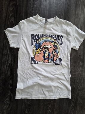 Gildan White Heavy Cotton Tee with Black Print Peek